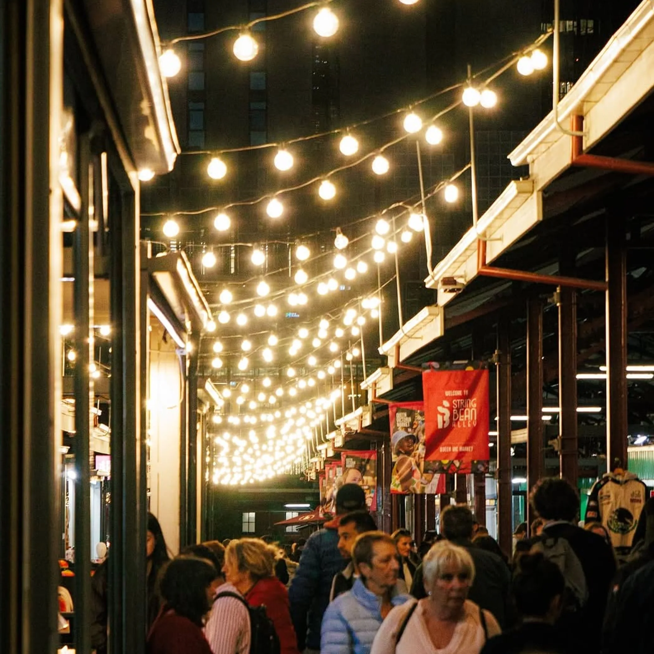 people queuing at sydney circular quay restaurants winter