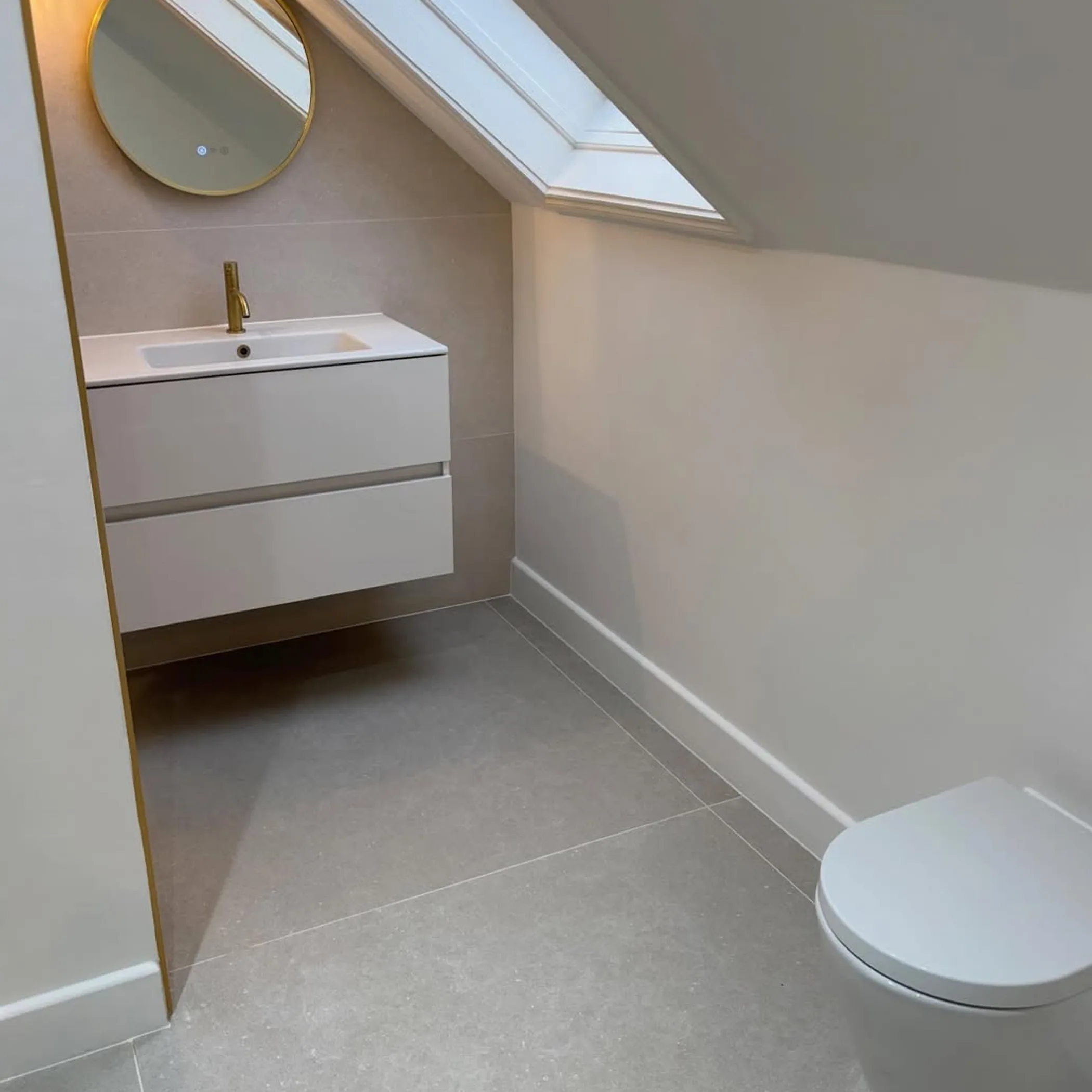 clean bathroom plumbing installation