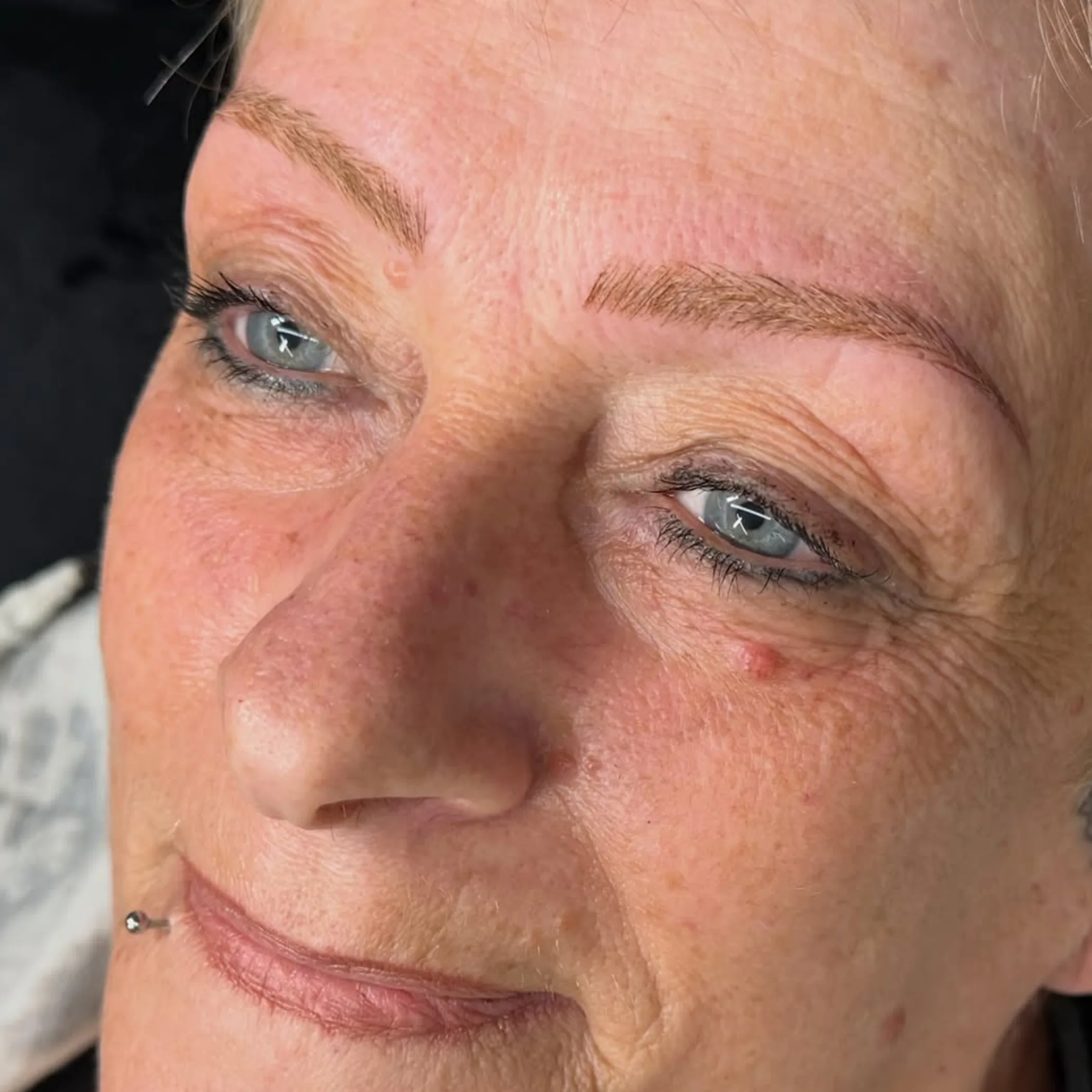 natural-looking permanent makeup eyebrows